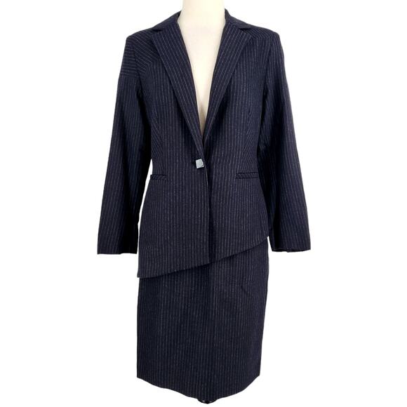 Vintage Zion New York Italian Wool Pinstripe Suit Asymmetrical lines Size 6 - Picture 1 of 12